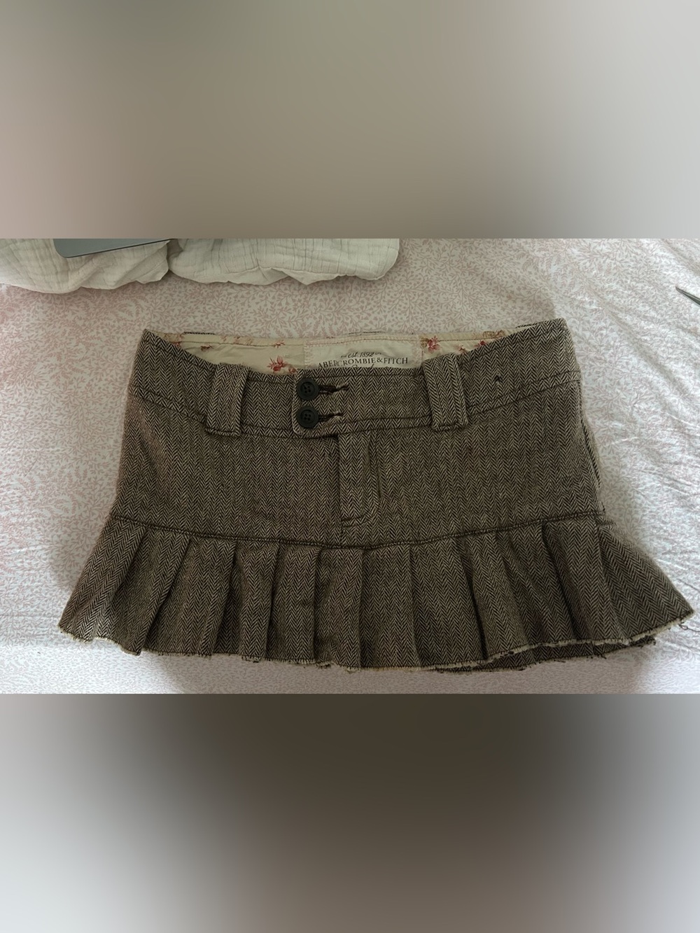 rare abercrombie and fitch mini skirt!